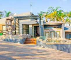 Hotel Kings and Gallery