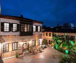  Cedrus Hotel