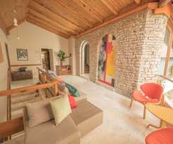 Mosaic Home - Hostel