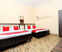 Hotel OYO 39626 Rj Royal Guest House