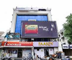 Capital O 48482 Tribecca Inn