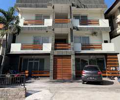 Hotel OYO 2203 Wira Residence