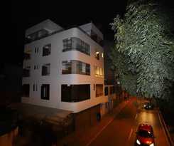 Hotel Capac II