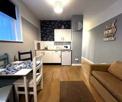 Central Cove Guesthouse