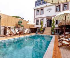 Parna Hotel