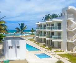 Hotel 0051- Beach front condo in Cristamar Cab