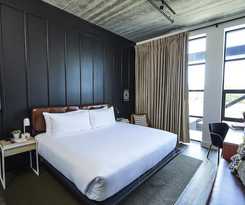 Waymore\'s Guest House and Casual Club
