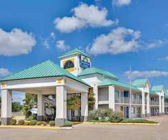 Hotel Days Inn and Suites by Wyndham Bentonville