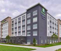 Holiday Inn Express and Suites Mall of America - MSP Airport, an IHG