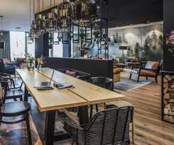 Black F House - Serviced Apartments