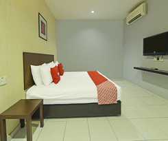 Hotel Oyo 90644 M Three