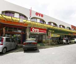 Hotel OYO 89615 T Family