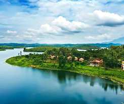 Hotel Karapuzha Village Resort