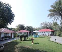 Hotel Karma Lakelands