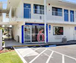 Motel 6 Bakersfield, CA - South