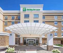 Holiday Inn and Suites Detroit - Troy, an IHG