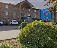 Motel 6 Milwaukee, WI - Glendale