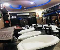 Lucky Restaurant And Guest House
