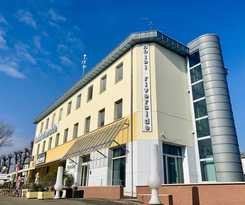  Hotel Riverside