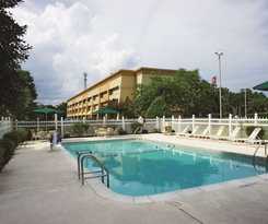 Hotel Wingate by Wyndham Brunswick GA / I-95