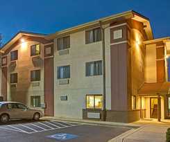 Super 8 by Wyndham College Park Wash DC Area