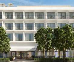 Elisabeth by the Sea