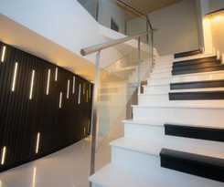 Hotel Sleep Turia music and art