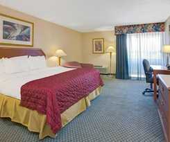 Hotel Garnet Inn and Suites