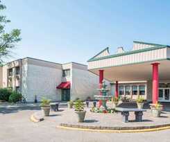 Hotel Ramada by Wyndham Grand Forks