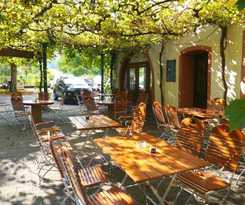 Hotel und Weingut Karlsmühle