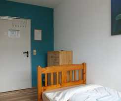  Max Hostel