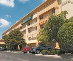 La Quinta Inn and Suites By Wyndham Chicago Tinley Park