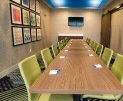  Holiday Inn Express & Suites - Dayton North, an IHG Hotel