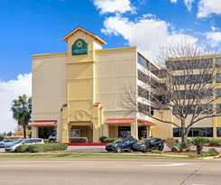 La Quinta Inn and Suites By Wyndham New Orleans Airport