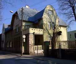  Looming Hostel