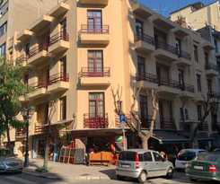 Hotel Maroon Bottle Boutique Suites