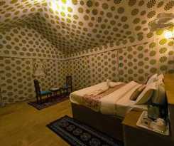  Family couple point desert safari camp inn jaisalmer