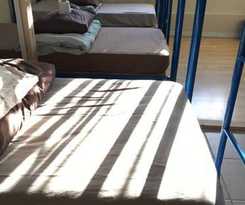  Vancouver Backpacker House
