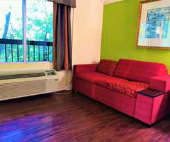 Hotel M & Conference Center