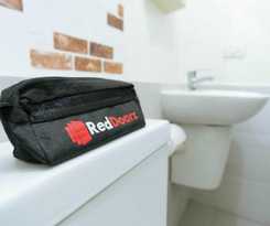 Hotel RedDoorz @ Kings near CSB Mall
