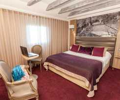 Hotel Logis - Le Christina