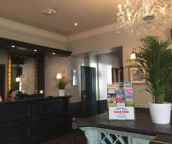  Royal Hotel