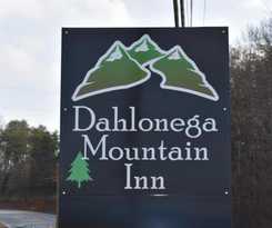 Hotel Dahlonega Mountain Inn