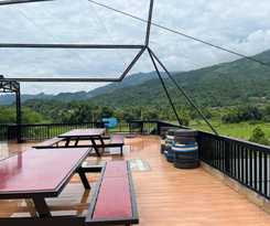  Rocks Ha Giang Hostel-Tour & Motobikes Rental