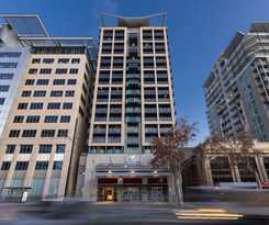 Oaks Adelaide Horizons Suites