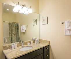 Hotel Gorgeous Condos Steps from French Quarter and Harrah's St.
