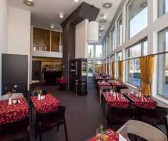 Hotel 99