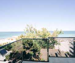  Atmosphere by the Sea