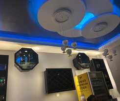 Hotel Kanye bridge hotel