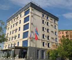  Shedevr Plaza Navoiy